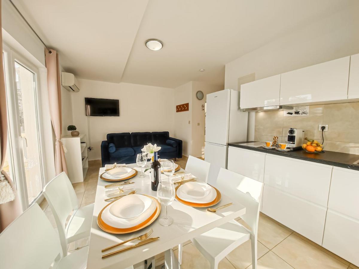 Apartments - Villa Sabrina เบรลา ภายนอก รูปภาพ