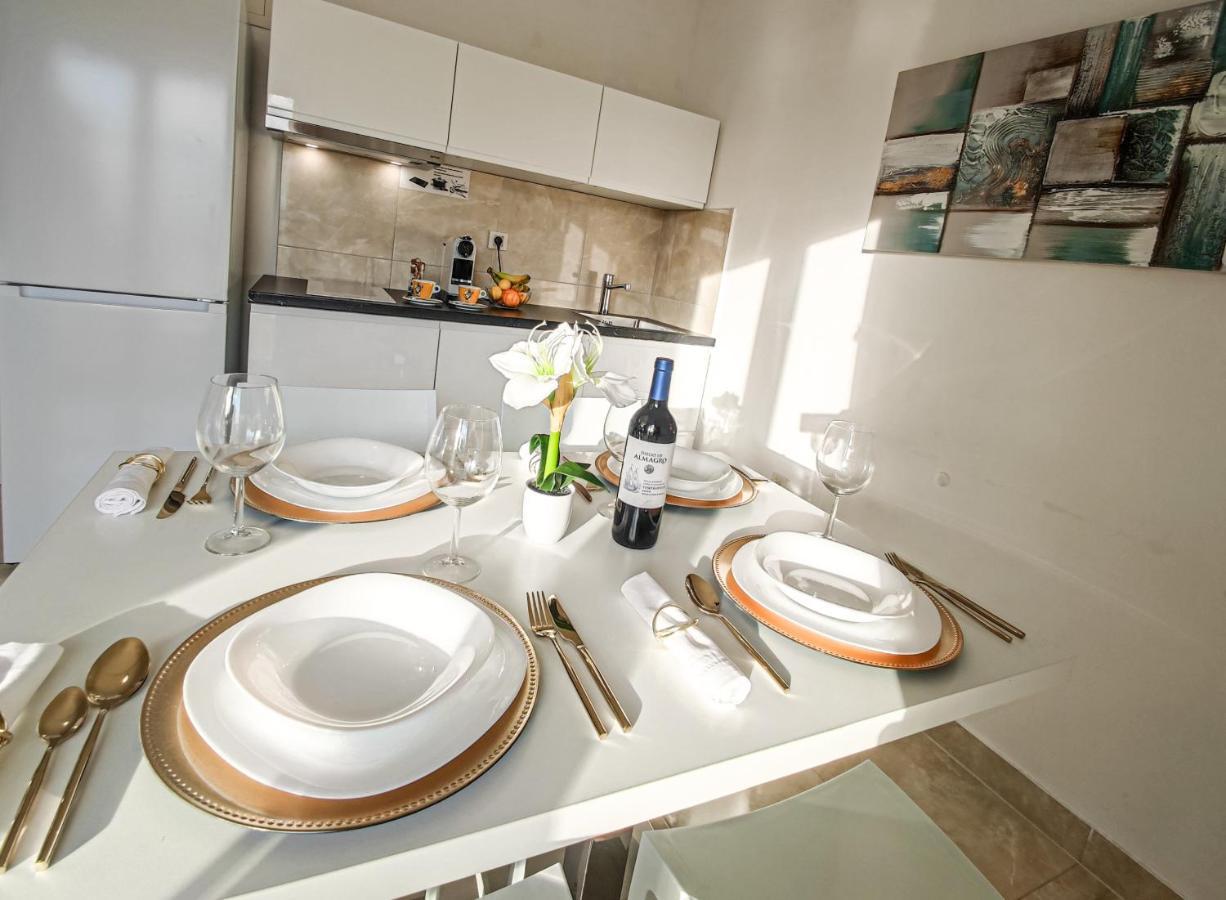 Apartments - Villa Sabrina เบรลา ภายนอก รูปภาพ