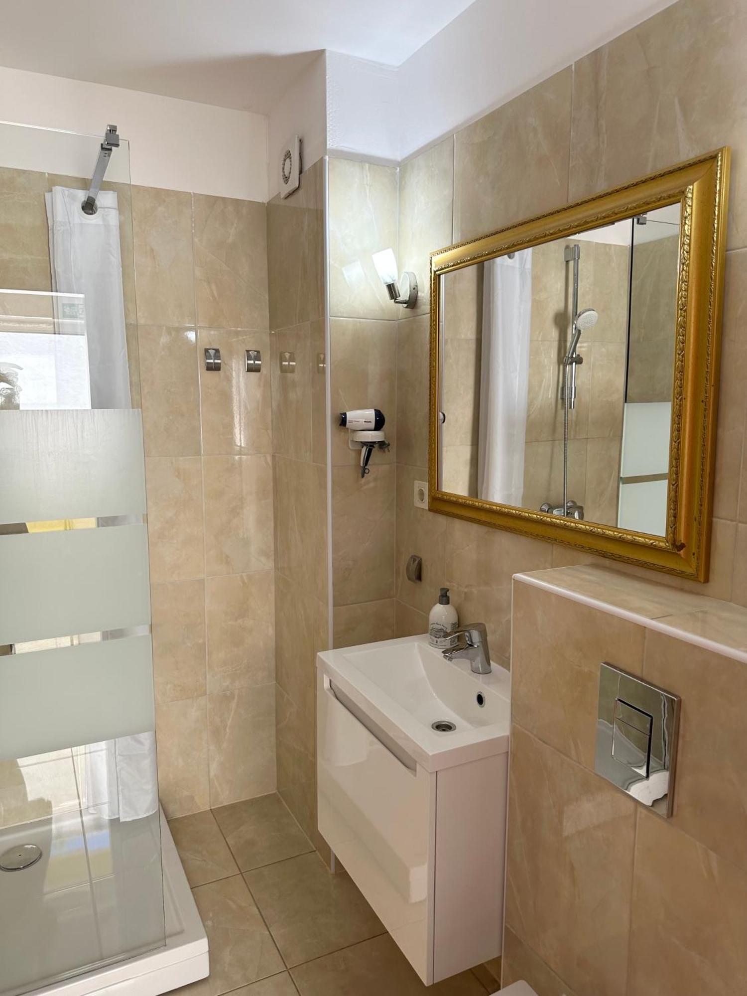 Apartments - Villa Sabrina เบรลา ภายนอก รูปภาพ