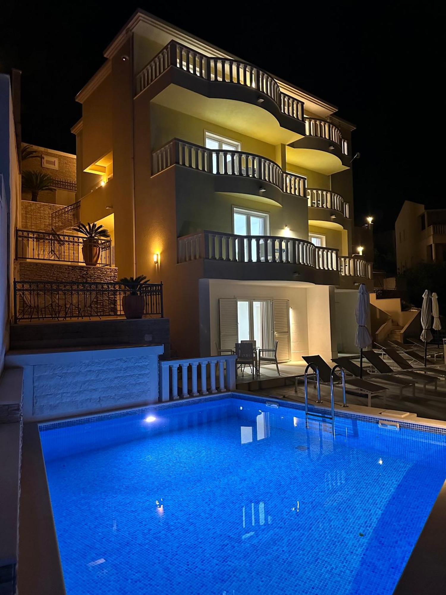 Apartments - Villa Sabrina เบรลา ภายนอก รูปภาพ